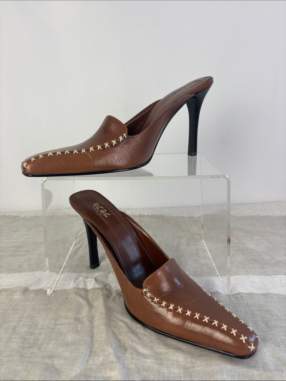 BCBG BROWN HEELED MULES